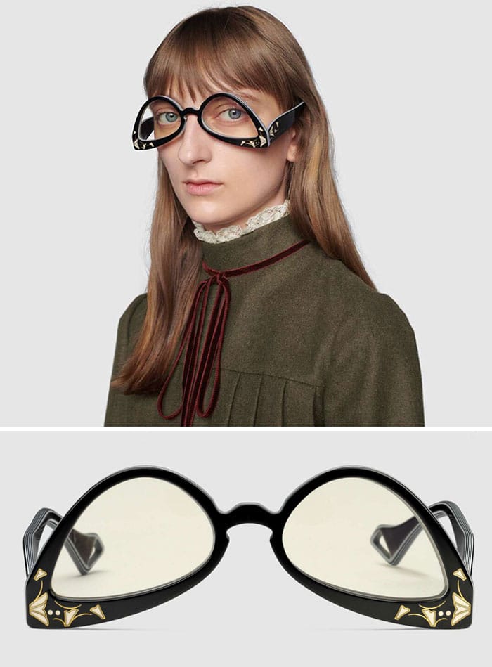 Mergina su akiniais