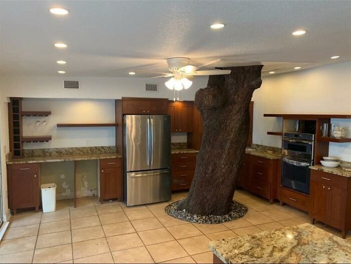 дерево в кухне