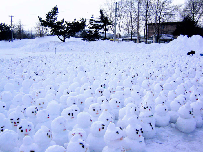 десятки снеговиков