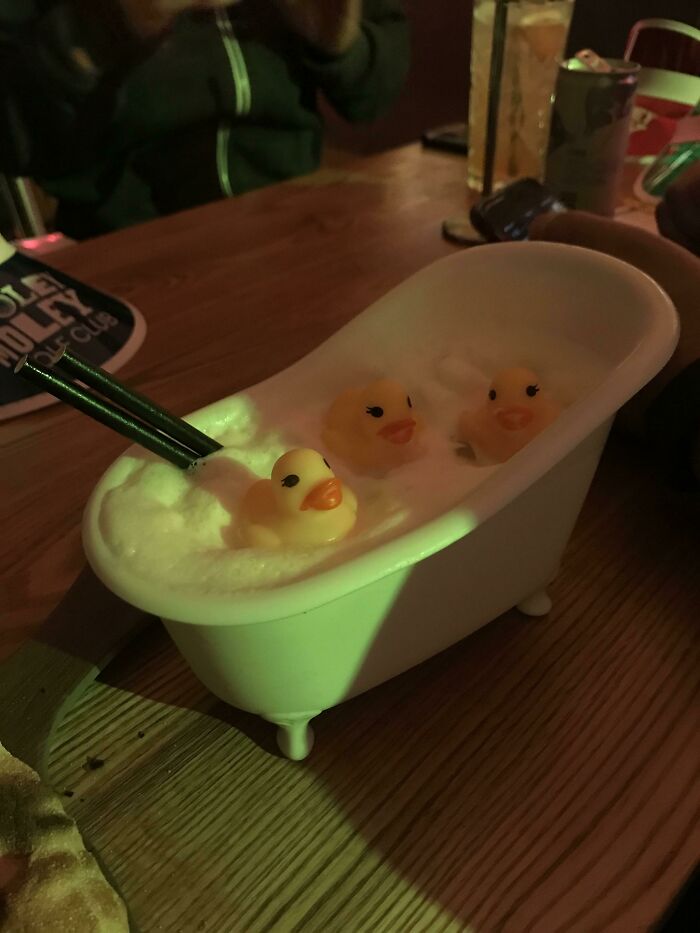 резиновые утки в ванне